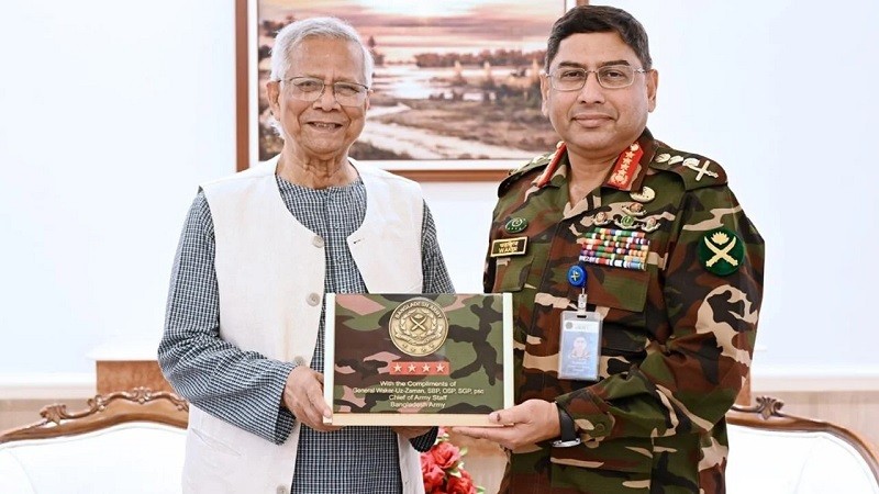 প্রধান উপদেষ্টার সঙ্গে বিদায়ী সাক্ষাৎ করলেন সেনাপ্রধান